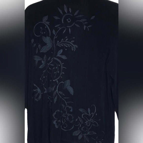 CHICOS TRAVELERS PACKABLE WRINKLE FREE, STRETCH EMBROIDERED CARDIGAN SZ 2, BLACK - Picture 6 of 6